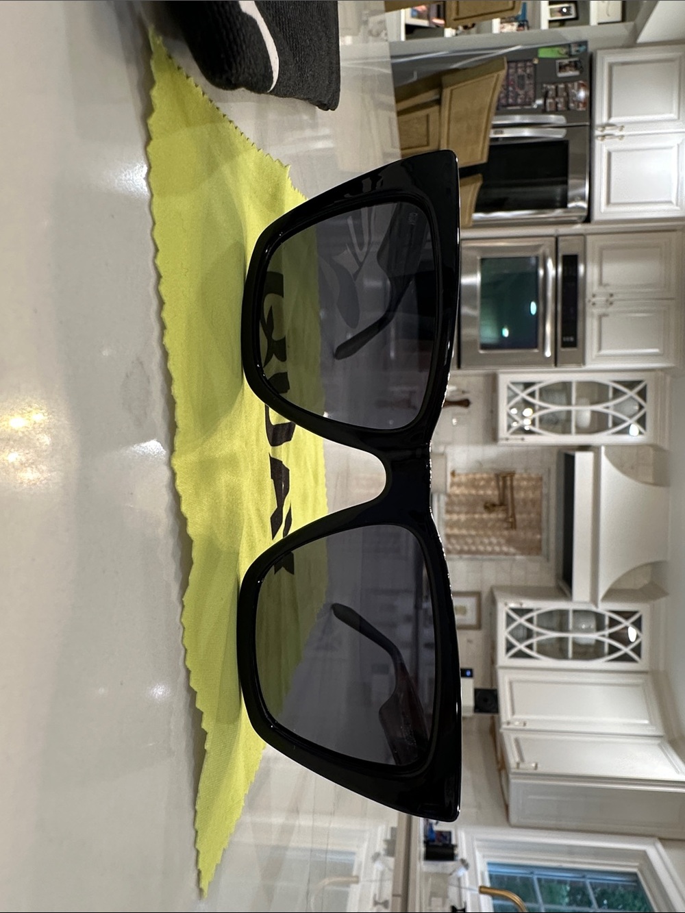 Quay Call the Shots black sunglasses